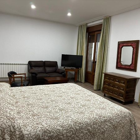 Hostal Aribel Longinos Cercedilla Bagian luar foto