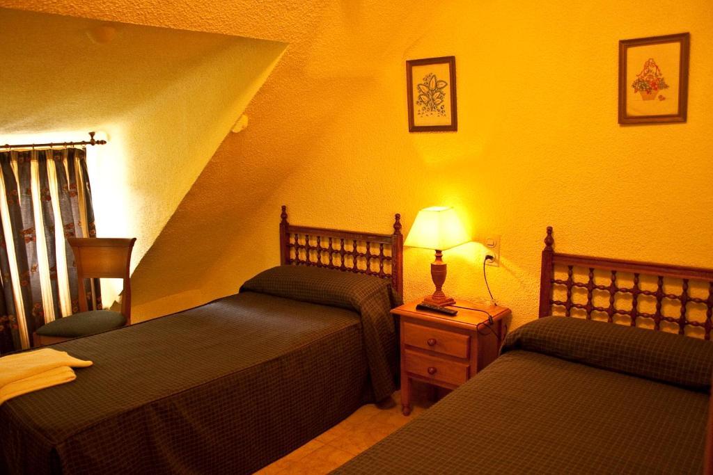 Hostal Aribel Longinos Cercedilla Ruang foto