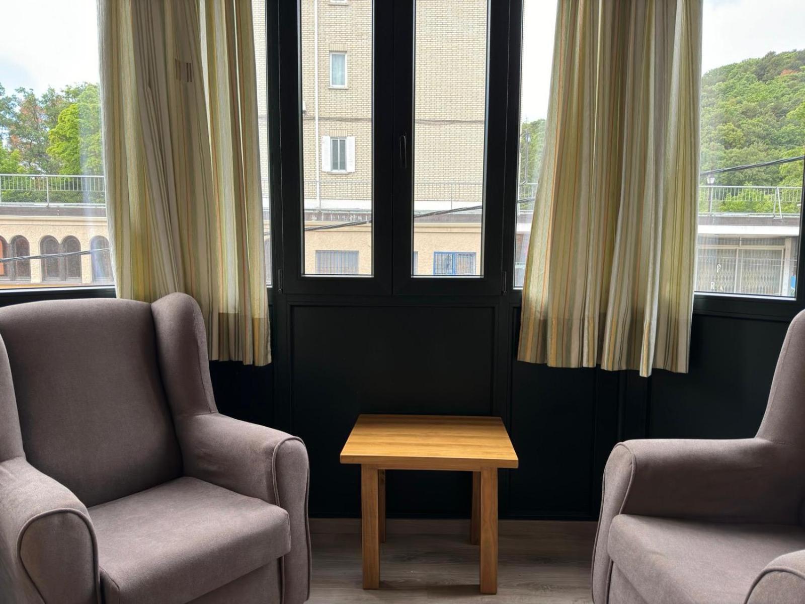 Hostal Aribel Longinos Cercedilla Bagian luar foto