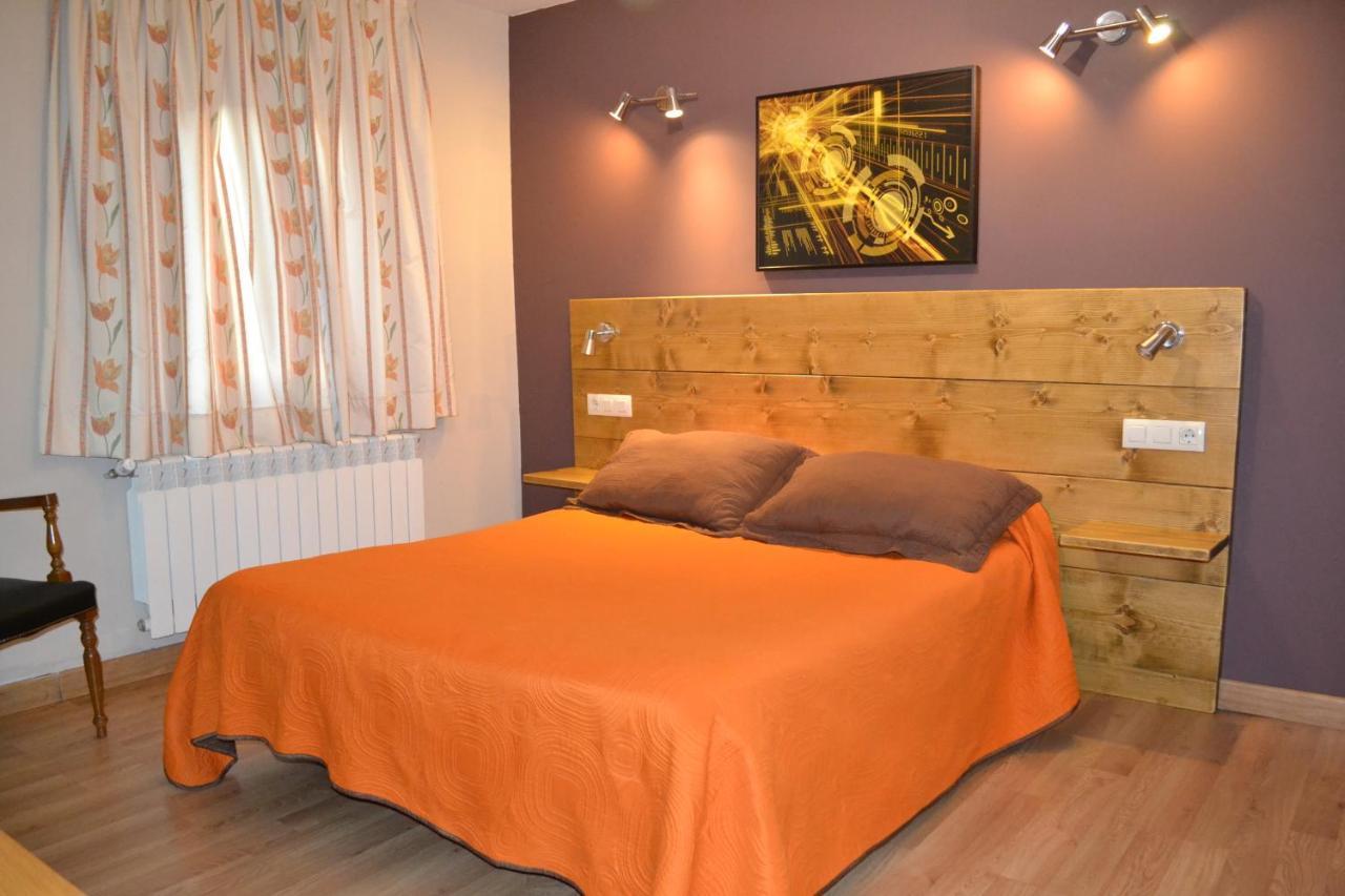 Hostal Aribel Longinos Cercedilla Bagian luar foto